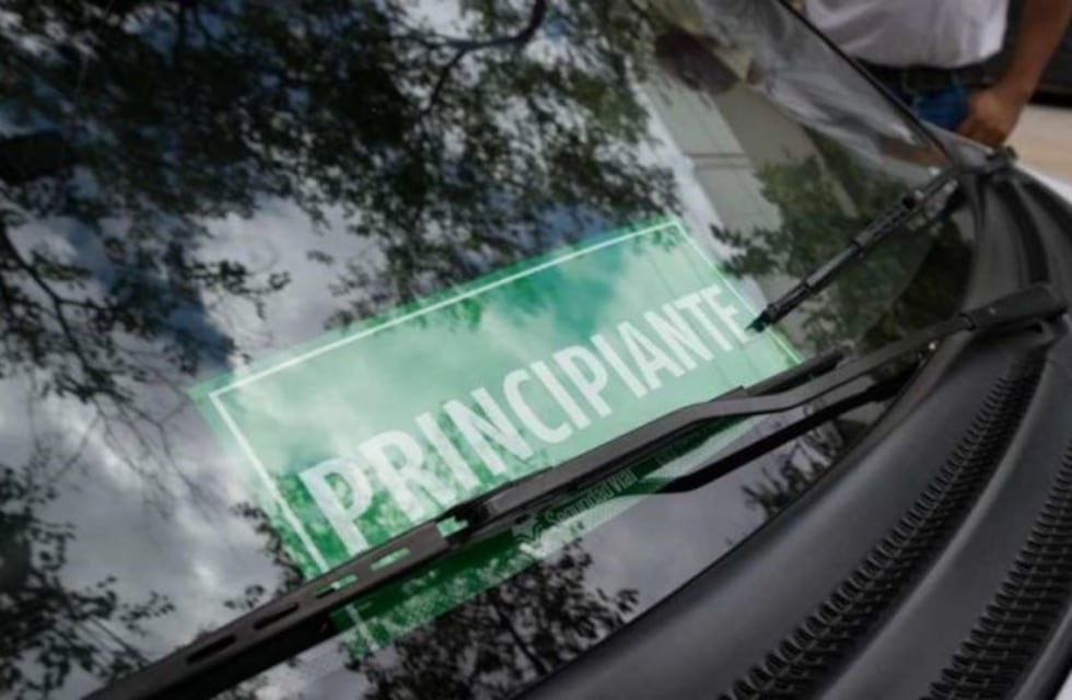 Los conductores novatos llevarán el cartel 'Principiante' en su parabrisas