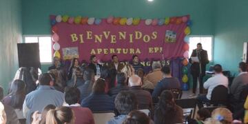 El ministro de Desarrollo Social, Juan Carlos Santander y el intendente del Departamento Ángel Vicente Peñaloza, José Albarracín, inauguraron este martes un espacio de primera infancia en la localidad de Punta de los Llanos\u002E