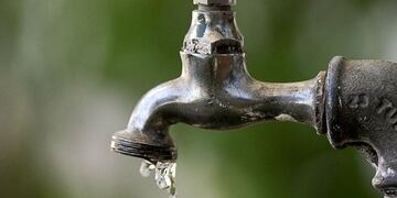 Baja la presión del agua en Paraná tras la bajante del río