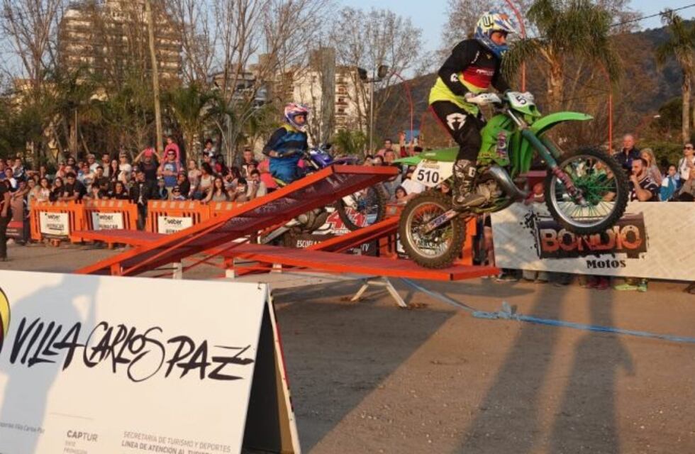 Vibrante espectáculo dieron las Enduro en Carlos Paz