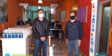 Donación de torre sanitizante y elementos de higiene para el Municipio de Huerta Grande\u002E (Foto: Facebook / Munciipalidad de Huerta Grande)\u002E