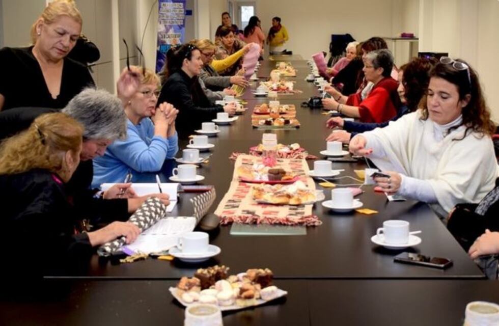 Encuentro muy emotivo en el "Té de las Madres"