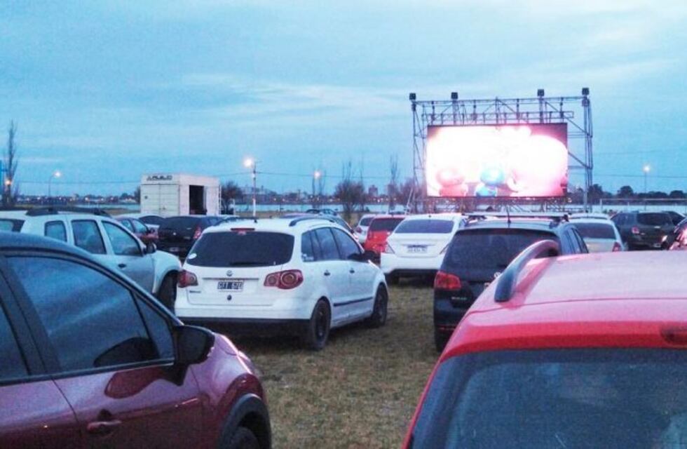 En cuarentena, volvió el autocine a Santa Rosa con entradas agotadas