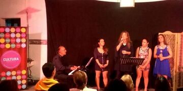 Tangos en la Estación Homenaje a Carlos Gardel