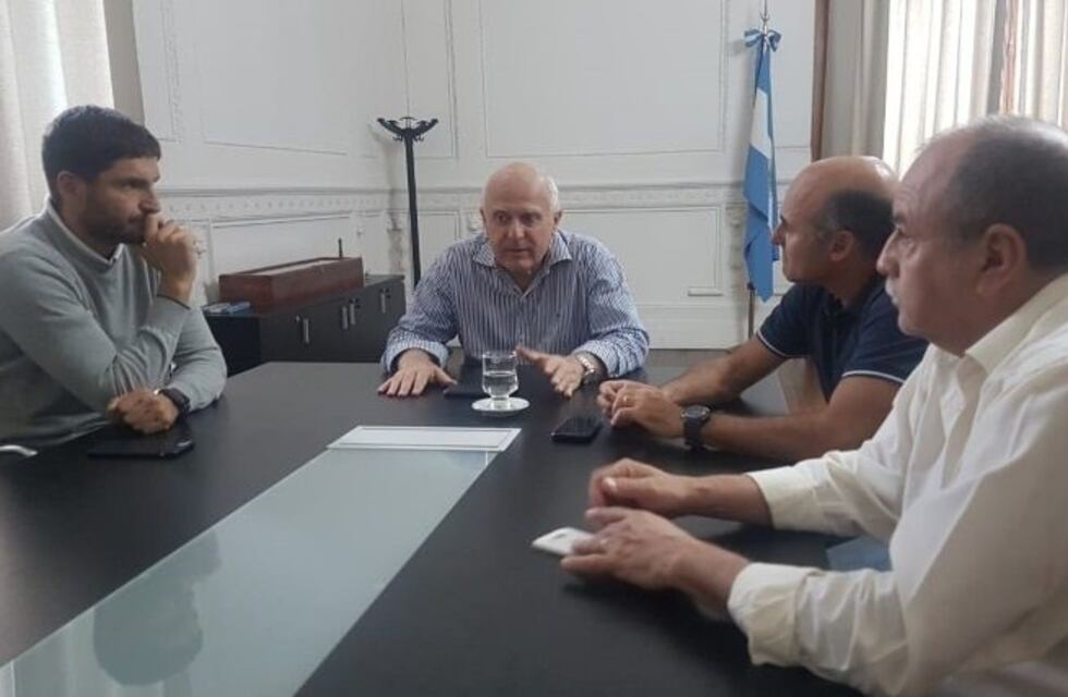 Tras el jueves sangriento, Lifschitz se reunió con su gabinete
