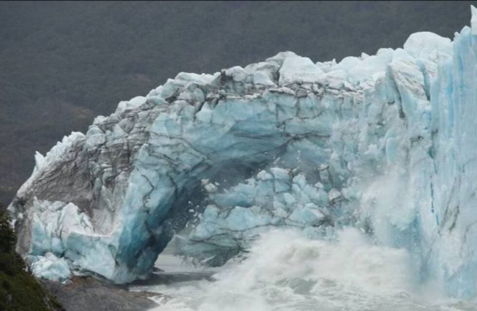 Comenzó el proceso de ruptura del Perito Moreno
