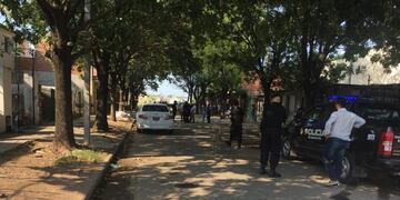 Asesinaron al dueño de un supermercado chino cerca de Garzón y Juan XXIII\u002E (@radio2rosario)