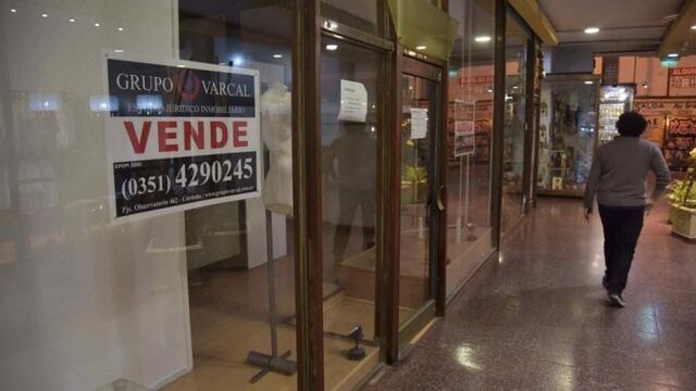 Local vacío en una galería de Córdoba\u002E