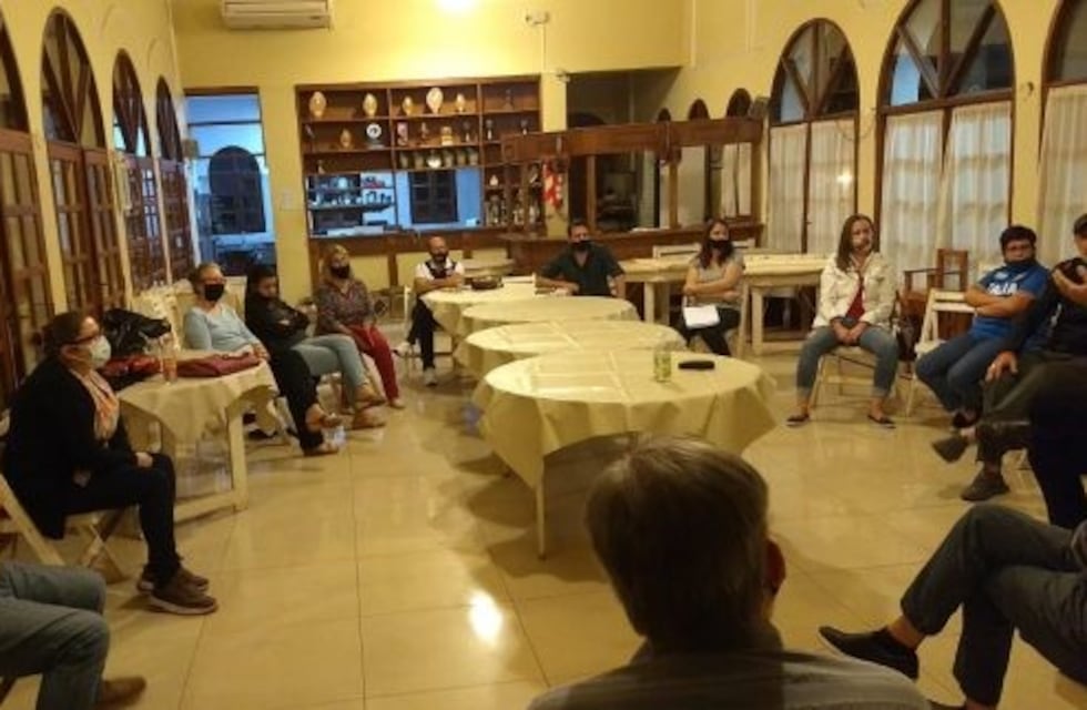 Colectividades recibieron capacitaciones sanitarias para la reapertura de este fin de semana