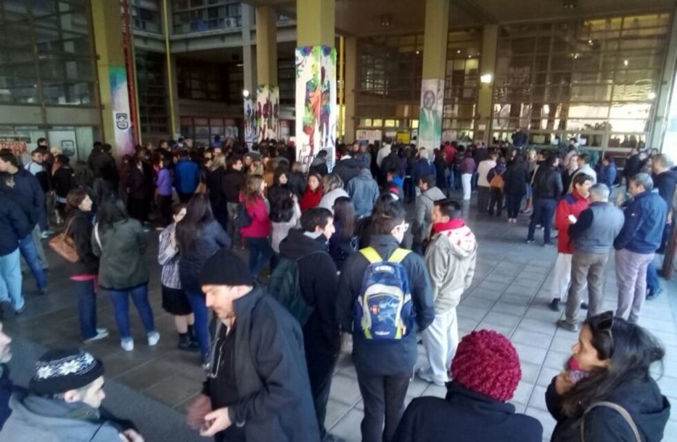 Fuerte tensión entre no docentes y estudiantes por la toma en la UNSL