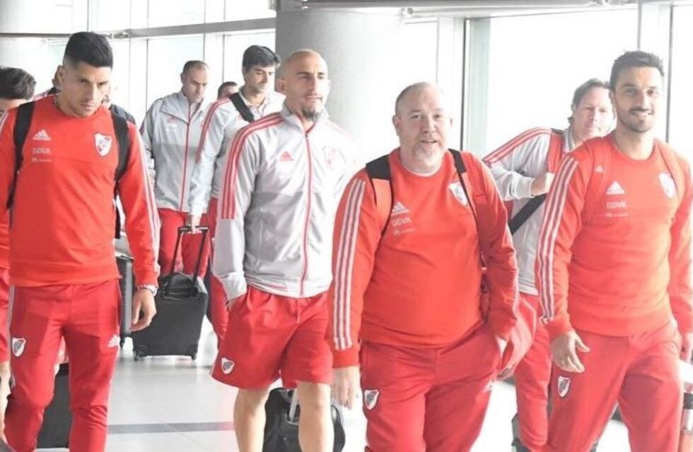 River ya está en Colombia con la mente puesta en Independiente Santa Fe