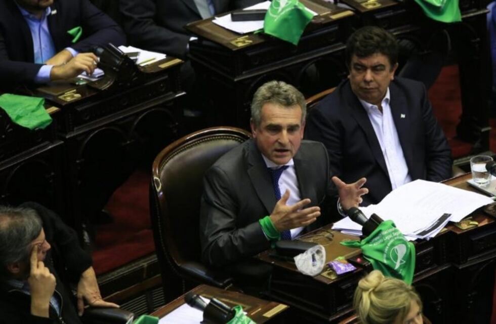 En su discurso a favor de la despenalización del aborto, Rossi ponderó las políticas del socialismo