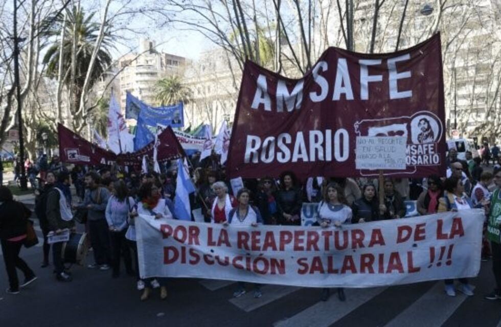 Comenzó el paro docente en reclamo de mejoras salariales