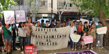 Familiares de Celeste Luna marcharon hasta el palacio de justicia de San Juan\u002E