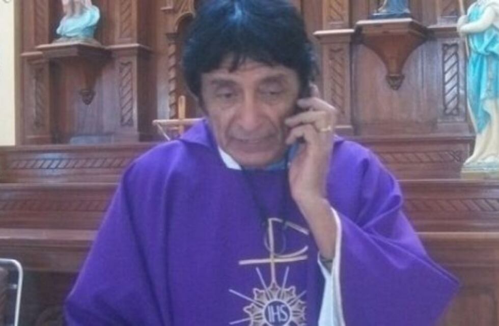 Polémica por los dichos del cura Antonio Fuentes  sobre los controles sanitarios: "Los voy a atropellar y voy a pasar"