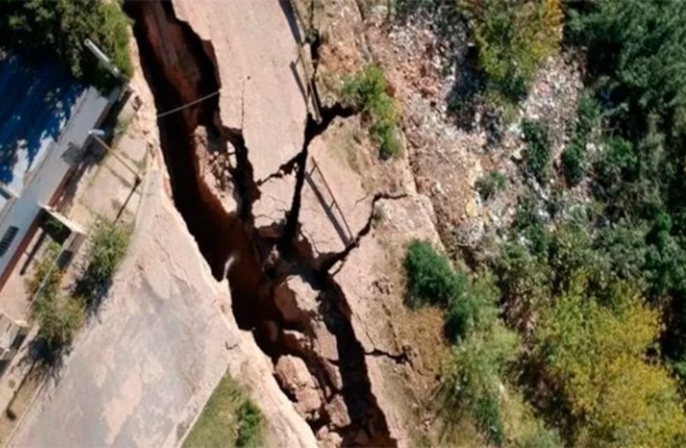 Continúan los desprendimientos en la barranca de Diamante