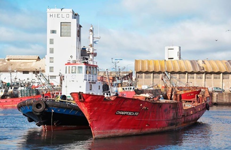 Comenzó el plan de desguace de buques inactivos en el puerto marplatense