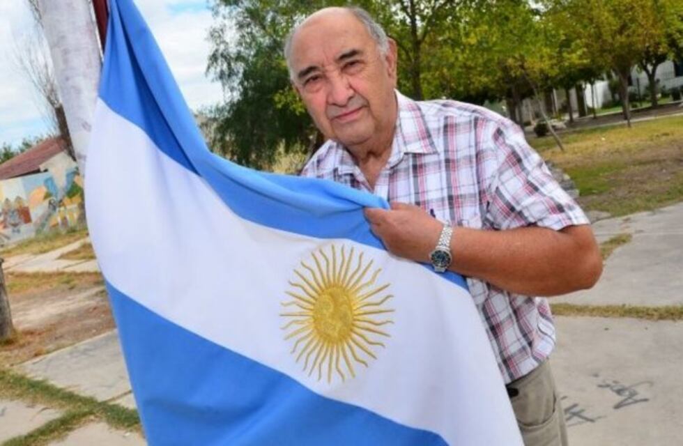 Falleció Guillermo Rodríguez, el suboficial que izó la bandera argentina en Malvinas en 1982