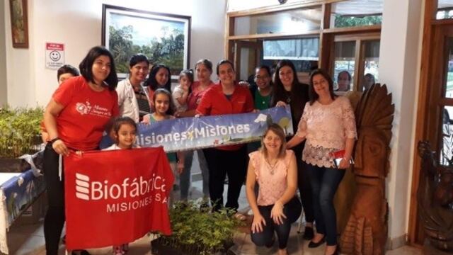 La Biofábrica de Misiones distribuyó plantines de especies nativas en Iguazú y otros municipios\u002E (Biofábrica Facebook)