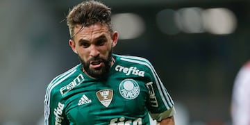Agustin Allione of Brazil's Palmeiras celebrates after scoring against Uruguay's River Plate during a Copa Libertadores soccer match in Sao Paulo, Brazil, Thursday, April 14, 2016\u002E (AP Photo/Andre Penner) san pablo brasil Agustin Allione futbol copa libertadores 2016 futbol futblistas partido palmeira vs\u002E river plate