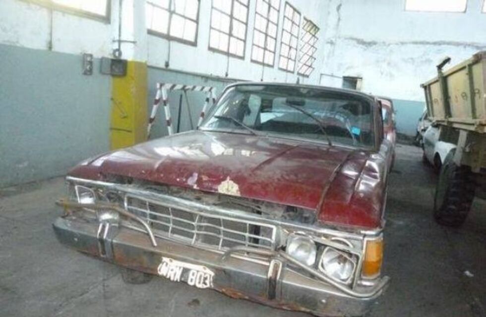 No se subastará el Falcón modelo 76 del Ejército