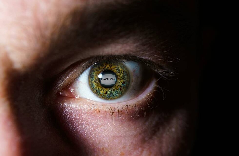 Coronel Rosales quiere prohibir el escaneo de iris