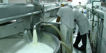 La industria lechera cerró una paritaria del 70%