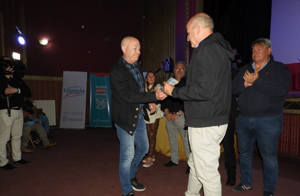 Transporte: hicieron entrega de Pases Libres Multimodal