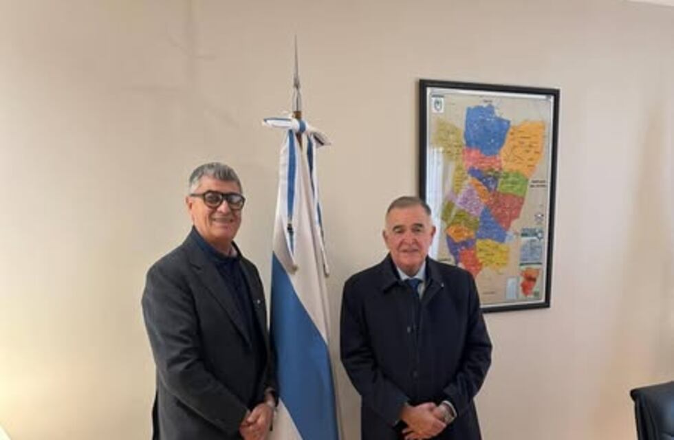 Jaldo visitó la Casa de Tucumán en CABA y supervisó la remodelación