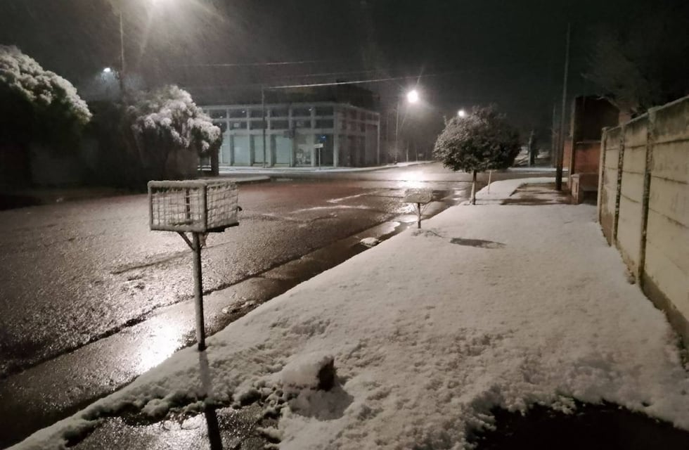Llegó la nieve a Córdoba: la Capital y distintos puntos de la provincia se tiñeron de blanco
