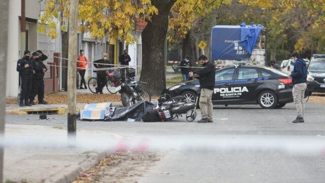 Un policía murió al ser arrollado por un colectivo el barrio Cura de Rosario