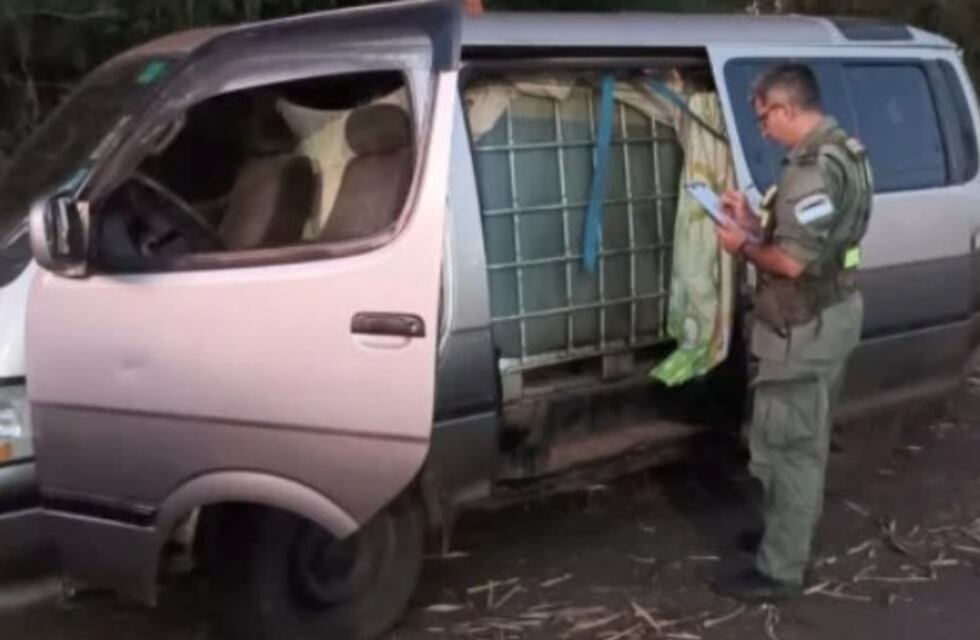 Puerto Iguazú: detienen un automóvil que transportaba un tanque cisterna con combustible ilegal