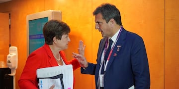 Sergio Massa en Washington con Kristalina Georgieva, la titular del Fondo Monetario Internacional.