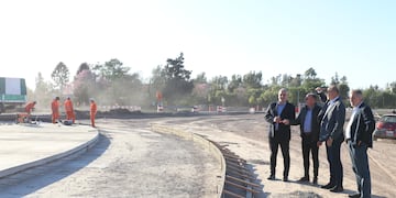Omar Perotti recorrió la obra de la nueva rotonda de acceso a Sunchales