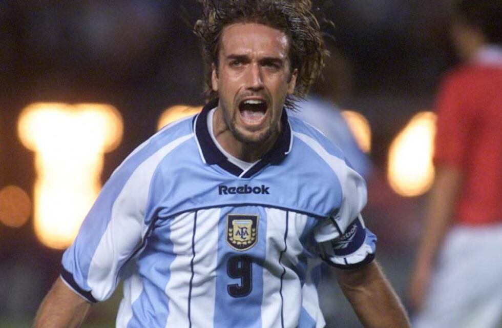 Gabriel Batistuta felicitó a Lionel Messi en Qatar por el récord que comparten