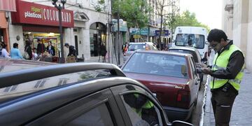 Desde este lunes aumentan las multas en CABA. Foto: Facundo Luque / LaVoz.