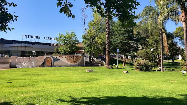 "Fuente del Centenario" ubicada en la Terminal de Ómnibus de Villa Carlos Paz. (Foto: Fecebook / Secretaría de Turismo VCP).
