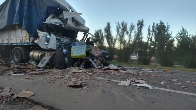 Accidente entre dos camiones en San Luis.