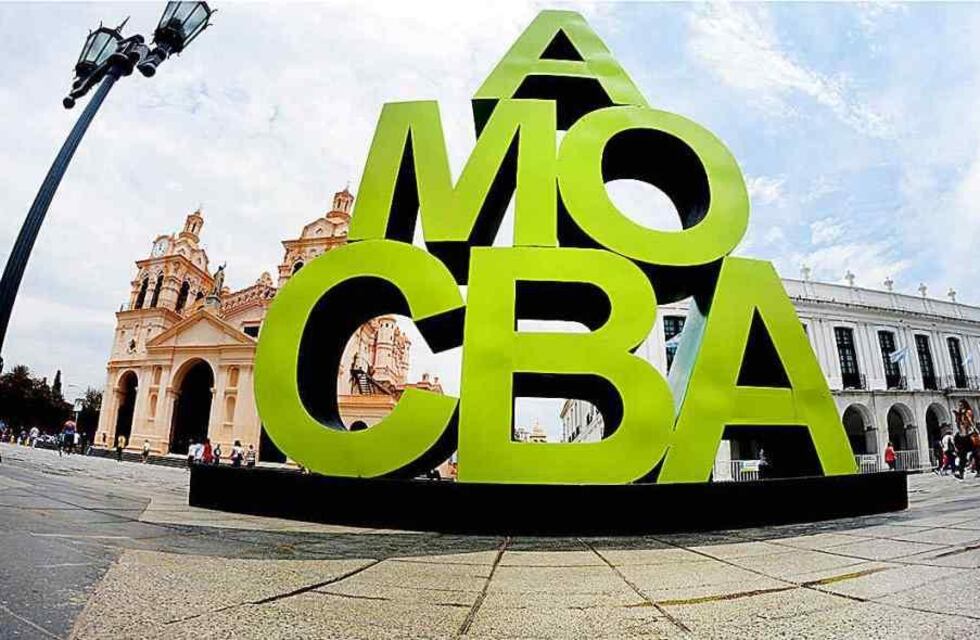 Un influencer que viaja por el mundo vino a Córdoba y quedó anonadado: “Es la capital de...”