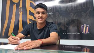 El exjugador de Atlético de Rafaela firmó los papeles este sábado.