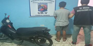 Detuvieron a un joven acusado de robar una moto en Puerto Iguazú.