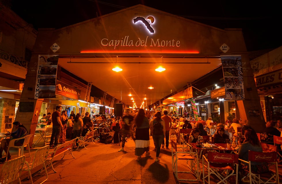 Capilla del Monte ofrece una experiencia única con su calle techada