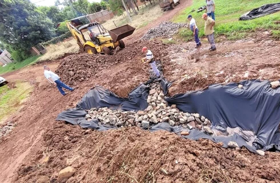 Realizan trabajos en la calle Benjamín Franklin de Eldorado