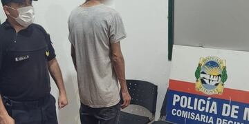 Ocasionó disturbios en la casa de su ex pareja y terminó detenido.