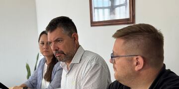 Germán Bottero; junto al fiscal municipal, Matías Gentinetta; y la subsecretaria de Desarrollo Urbano y Metropolitano, María Emilia Vidal