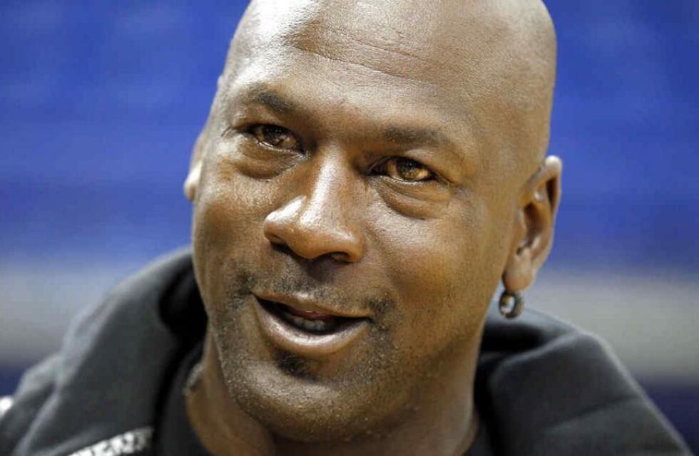 La millonaria suma de dinero que ganó Michael Jordan por la venta de camisetas de Lionel Messi de PSG