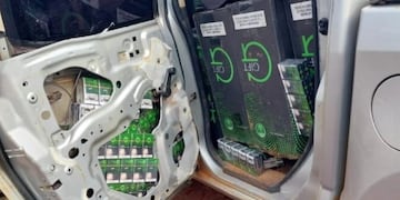 Gendarmes decomisan cigarrillos de contrabando en operativo en Jardín América.