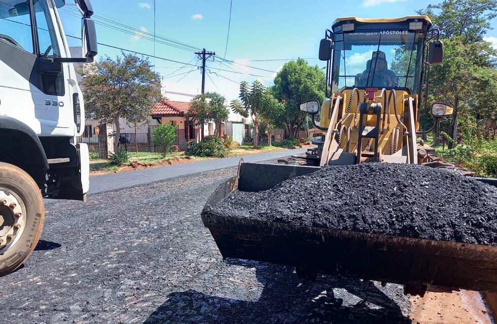 Apóstoles: continúan los trabajos de pavimentando de calles en el municipio