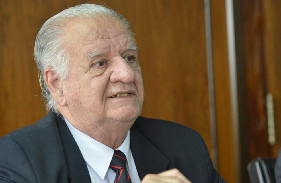 Insólito: Ricardo Bustos Fierro se niega a dejar su despacho aunque tiene dos reemplazantes