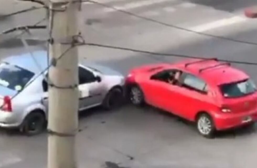 Un choque en Córdoba provocó el debate en redes sociales: ¿quién tenía prioridad?